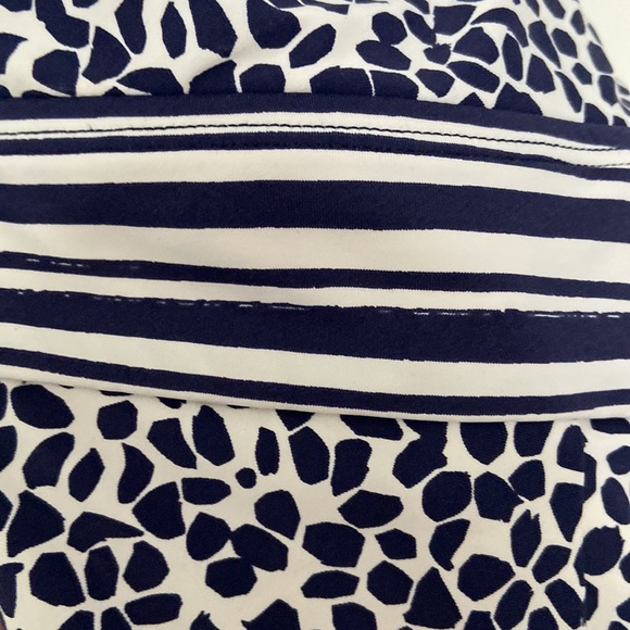 la Blanca tummy control navy and white swimsuit 16w ☀️ 🏖️ NWT - Picture 11 of 11
